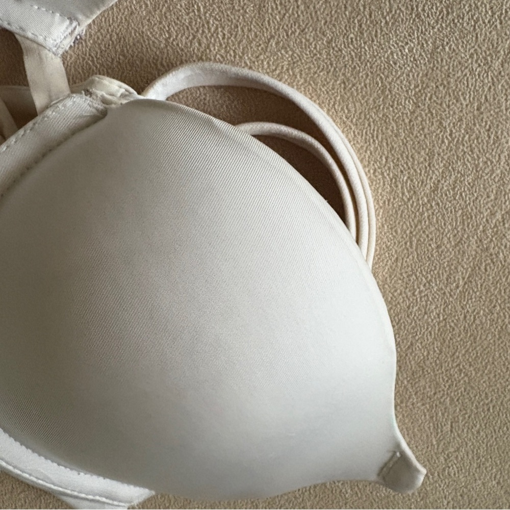 Bundle of two white push up bras 34A Victorias Secret and Flirtitude - Picture 3 of 6